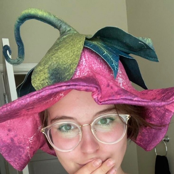 Fairy Flower Hat - Picture 8 of 9